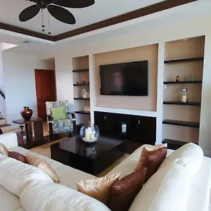 https://emerald-vista-villa.comcaribbean.com